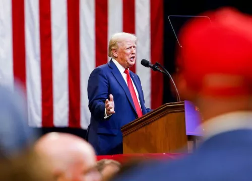 Trump touts economic plan after union rights row